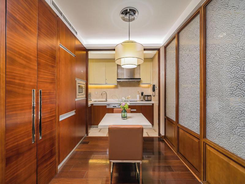 The Imperial Mansion Marriott Executive Apartments image