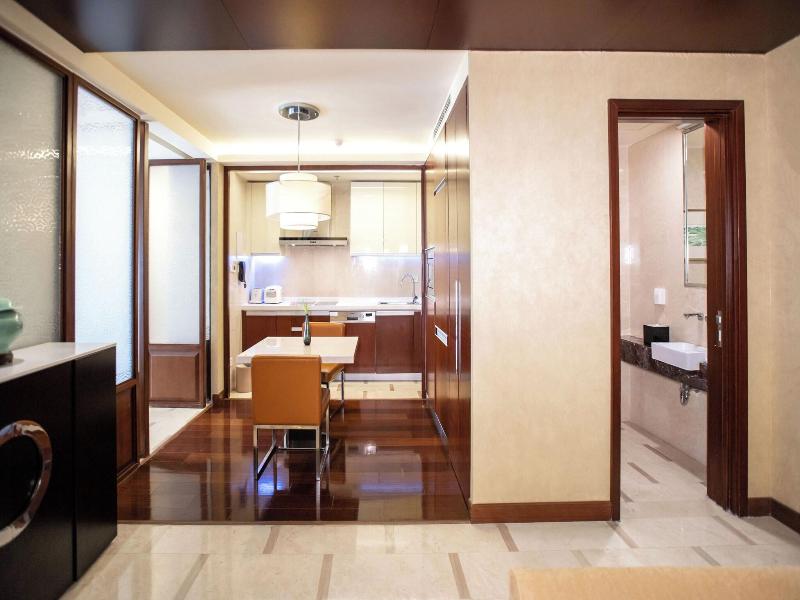 The Imperial Mansion Marriott Executive Apartments image
