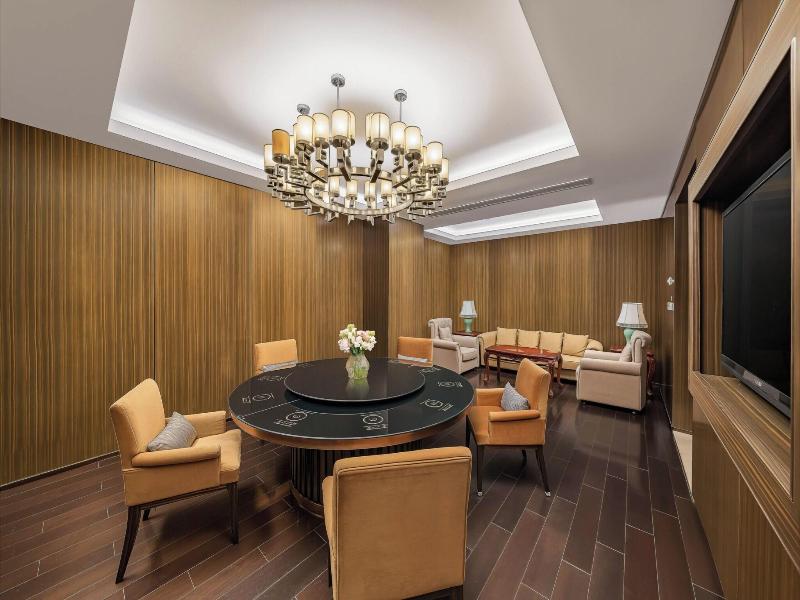 The Imperial Mansion Marriott Executive Apartments image