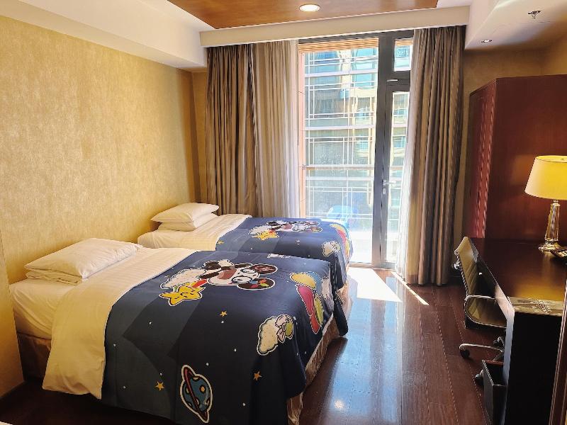 The Imperial Mansion Marriott Executive Apartments image