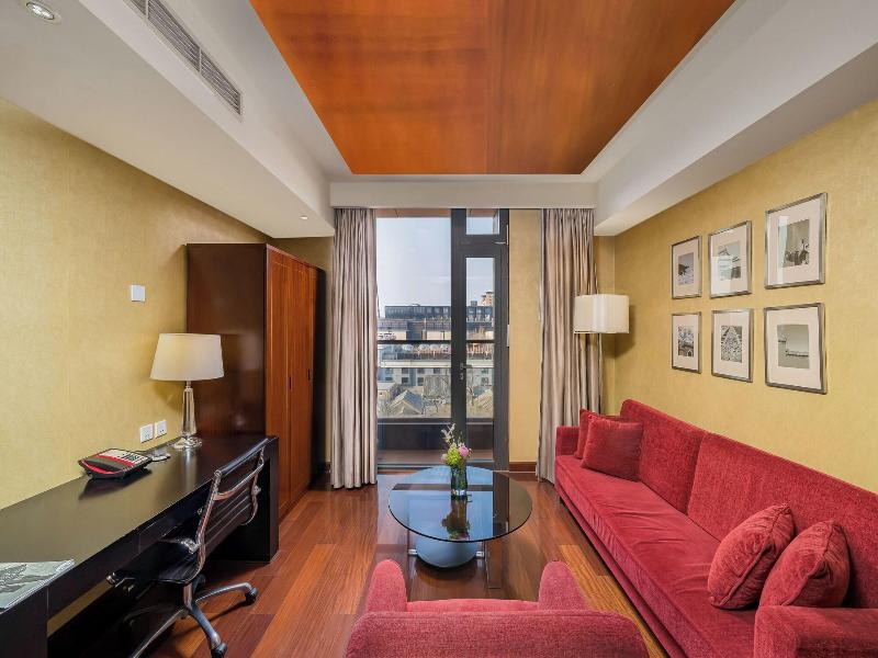 The Imperial Mansion Marriott Executive Apartments image