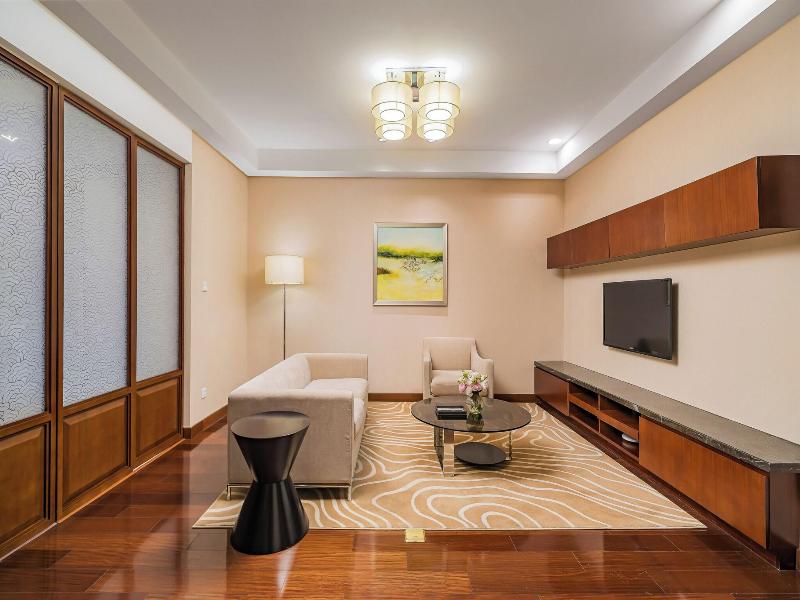 The Imperial Mansion Marriott Executive Apartments image