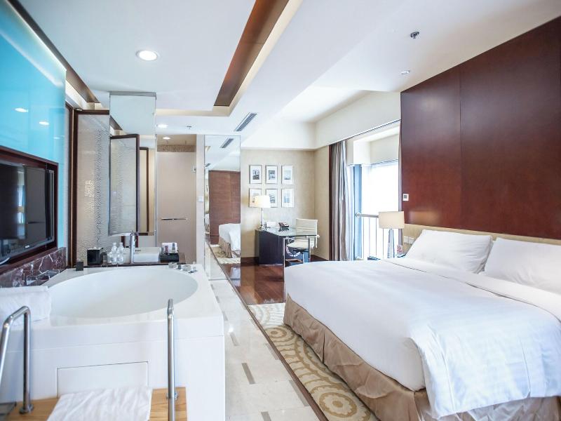 The Imperial Mansion Marriott Executive Apartments image