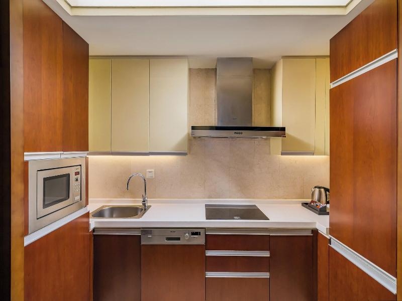 The Imperial Mansion Marriott Executive Apartments image