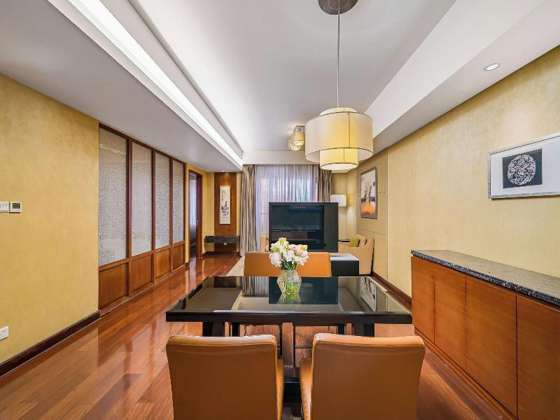 The Imperial Mansion Marriott Executive Apartments image