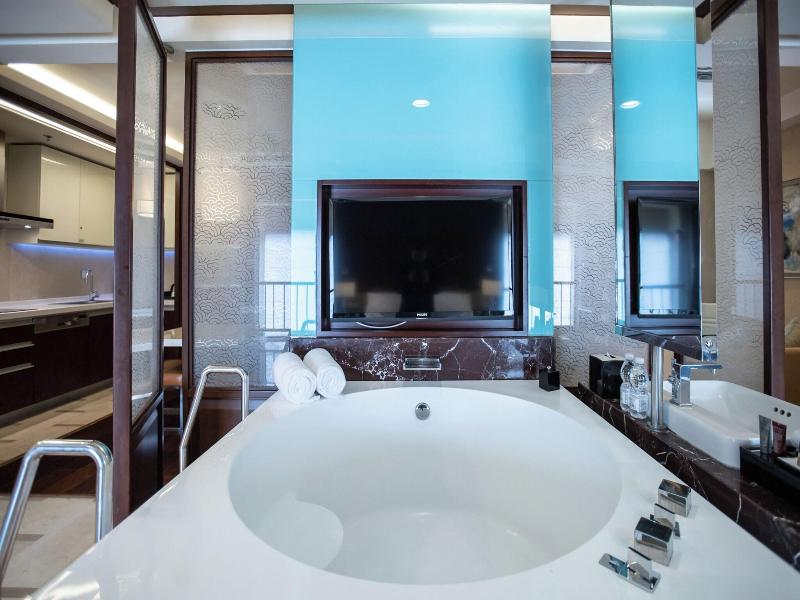 The Imperial Mansion Marriott Executive Apartments image