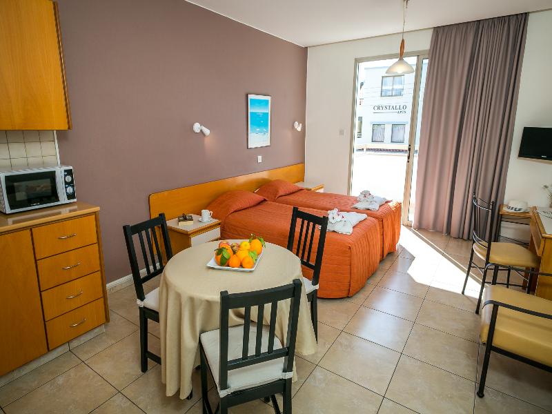 Crystallo Hotel Apts image