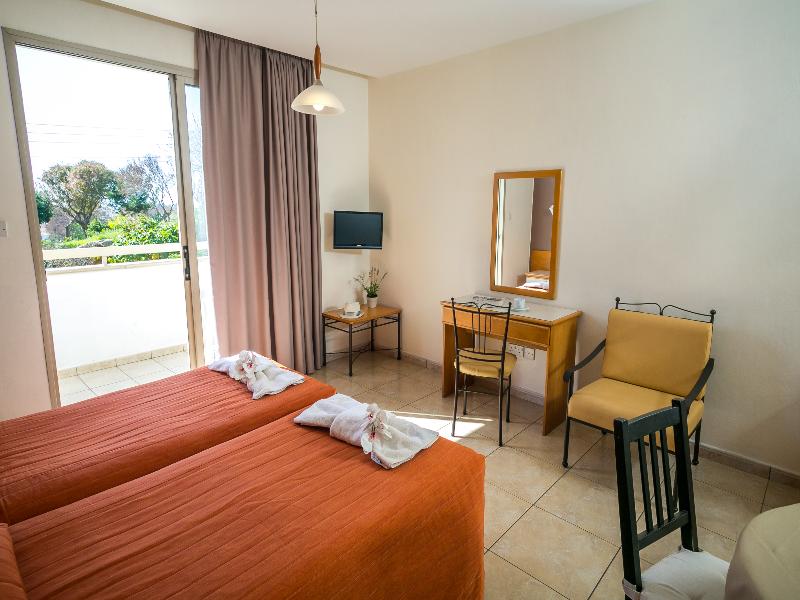Crystallo Hotel Apts image
