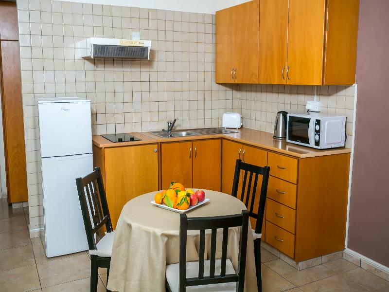 Crystallo Hotel Apts image