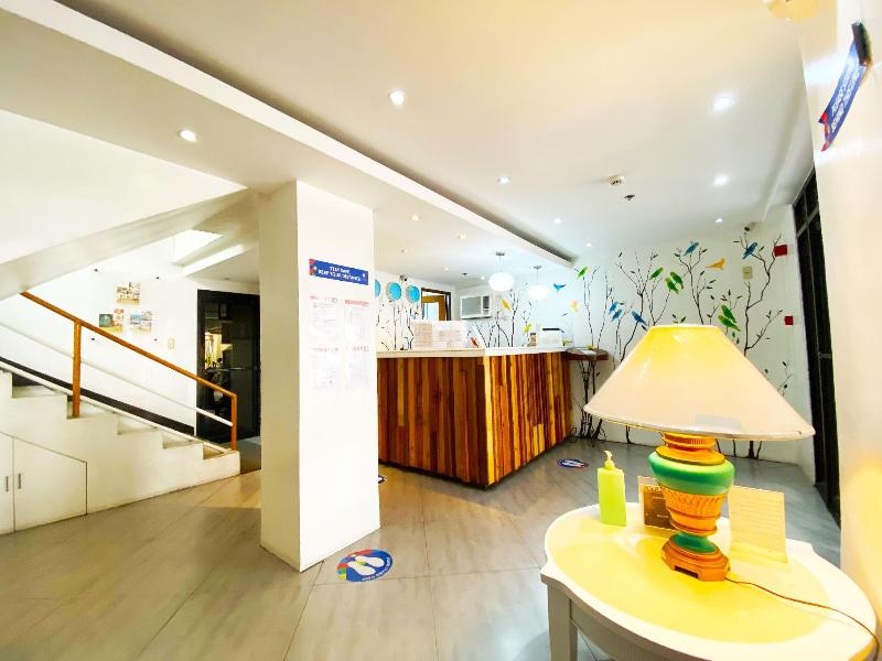 Royale Parc Inn & Suites Annapolis Cubao image
