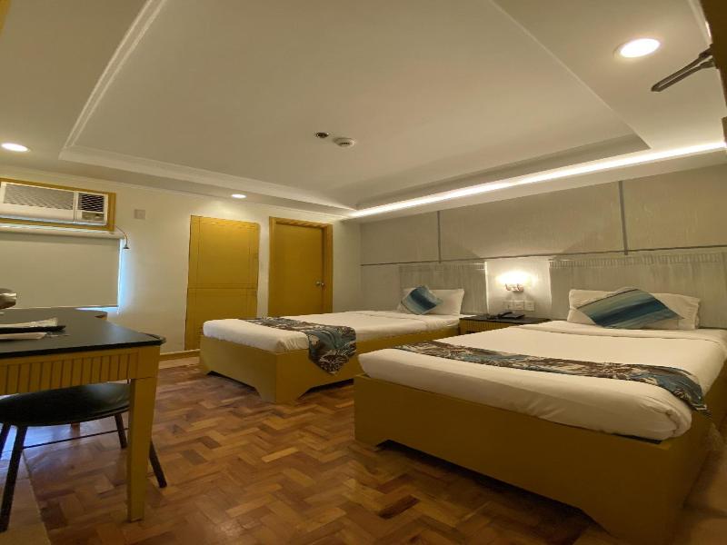 Royale Parc Inn & Suites Annapolis Cubao image