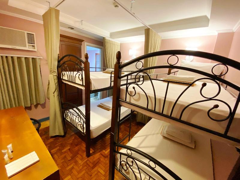 Royale Parc Inn & Suites Annapolis Cubao image