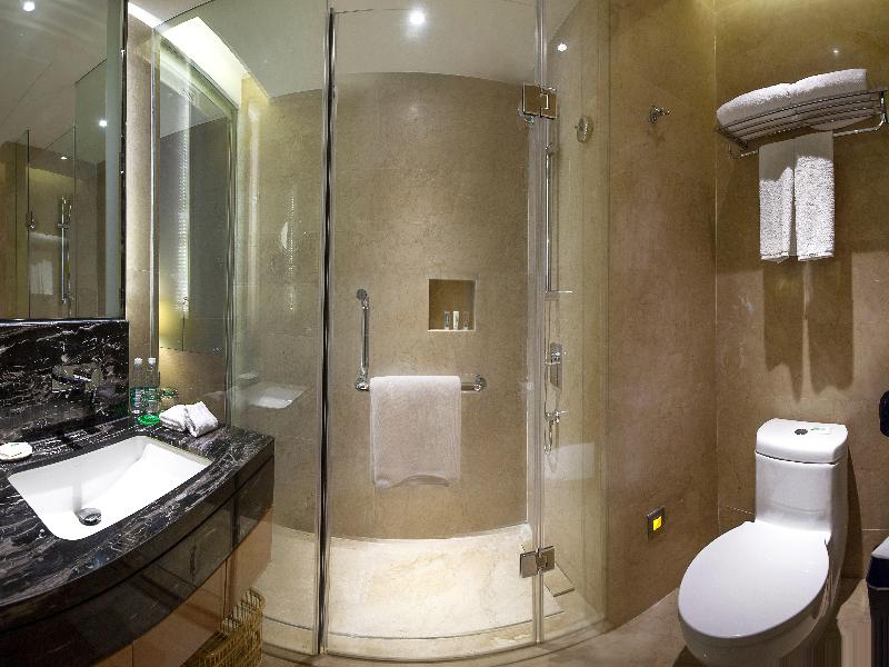 Holiday Inn Chengdu Oriental Plaza image