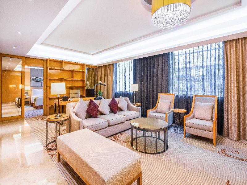 Holiday Inn Chengdu Oriental Plaza image