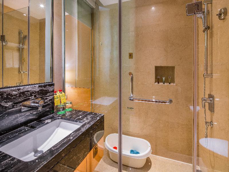 Holiday Inn Chengdu Oriental Plaza image