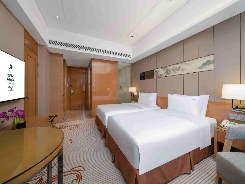 Holiday Inn Chengdu Oriental Plaza image