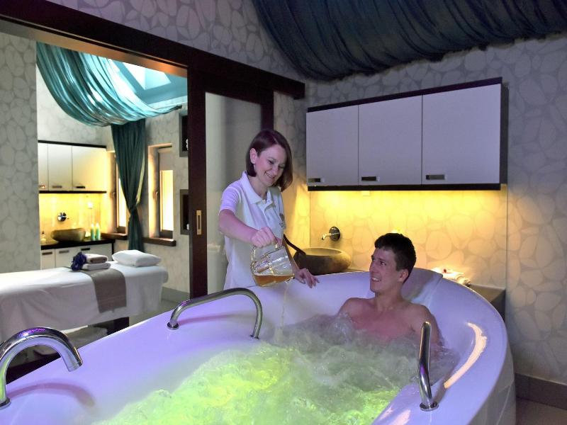 Czarny Potok Resort & Spa image