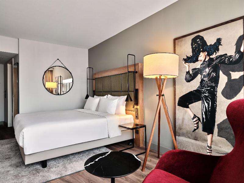 Radisson Blu Hotel, Hamburg Airport image