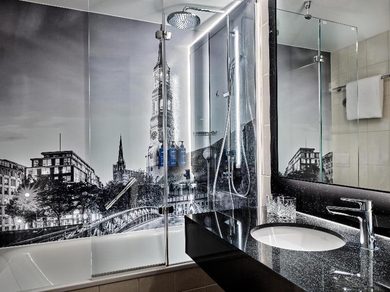 Radisson Blu Hotel, Hamburg Airport image
