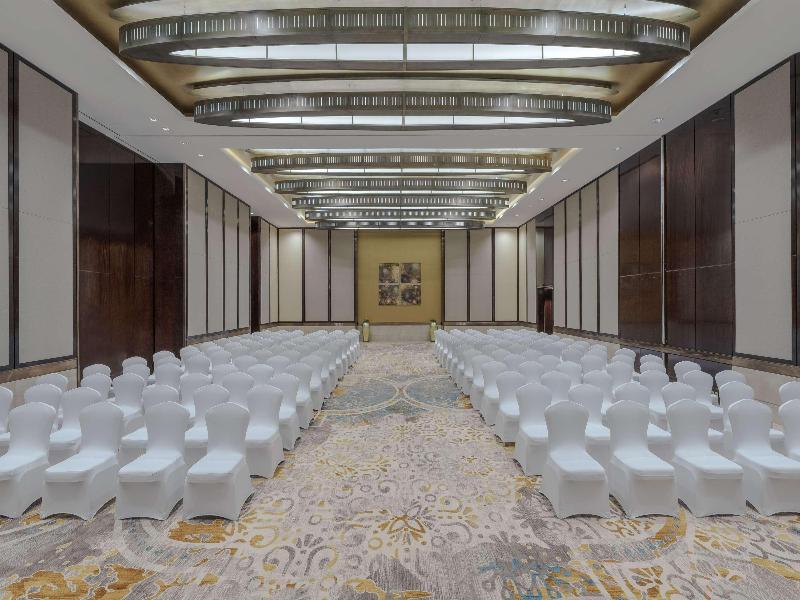 Swissôtel Al Ghurair image