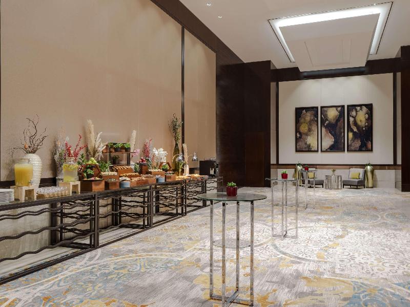 Swissôtel Al Ghurair image
