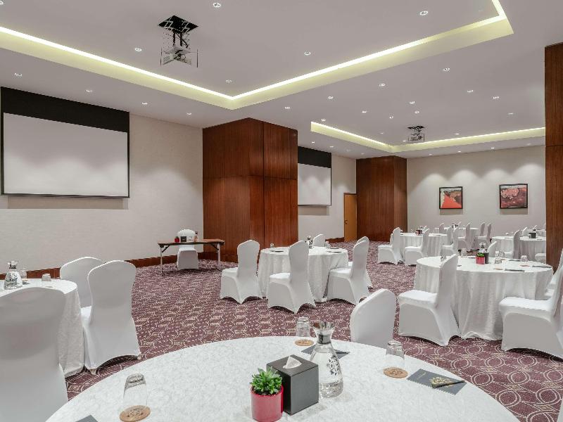 Swissôtel Al Ghurair image