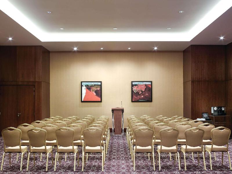 Swissôtel Al Ghurair image