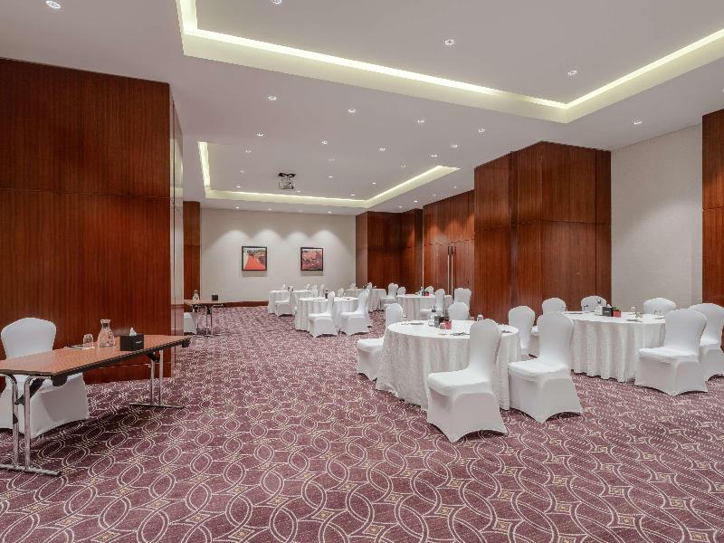Swissôtel Al Ghurair image