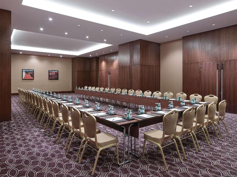 Swissôtel Al Ghurair image