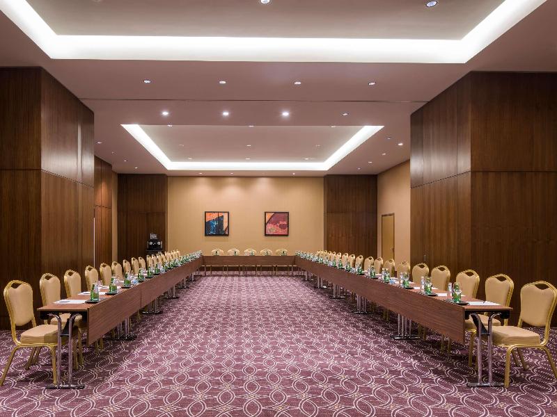 Swissôtel Al Ghurair image