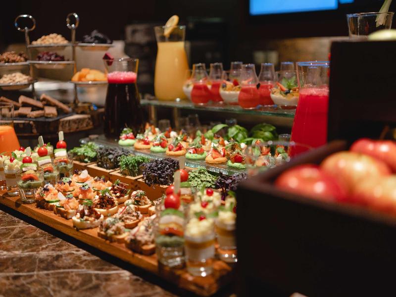 Swissôtel Al Ghurair image