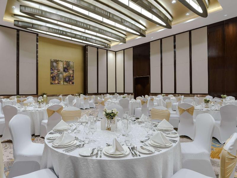 Swissôtel Al Ghurair image