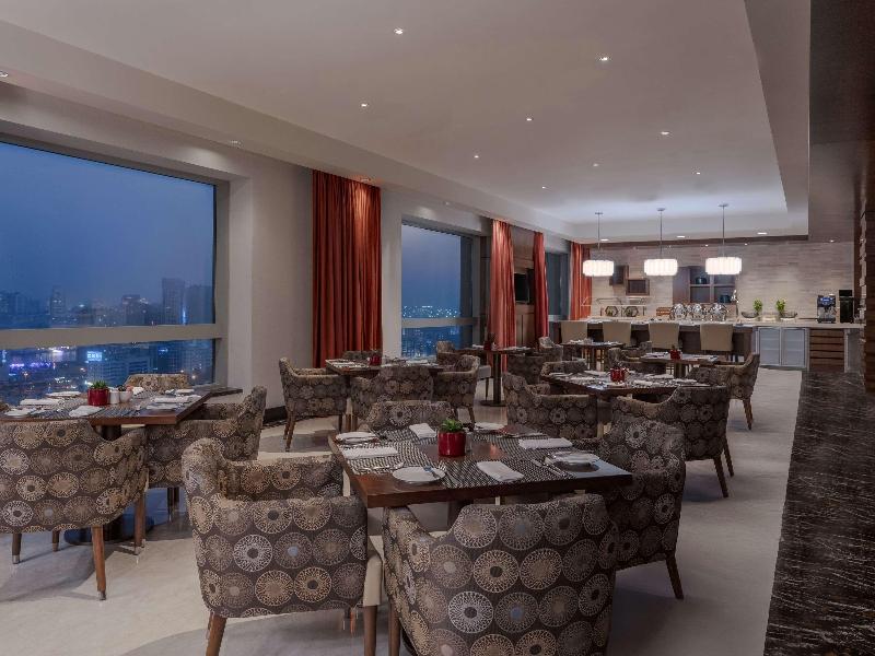 Swissôtel Al Ghurair image