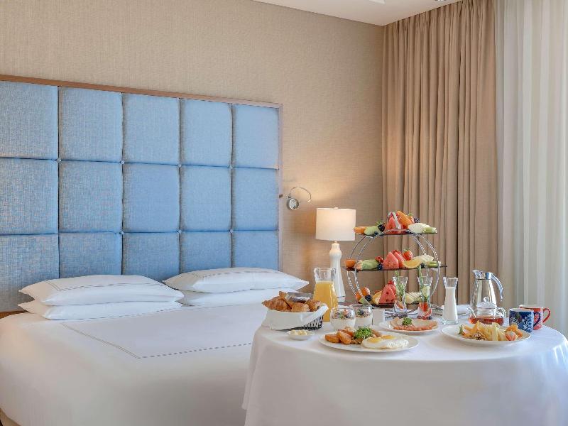 Swissôtel Al Ghurair image