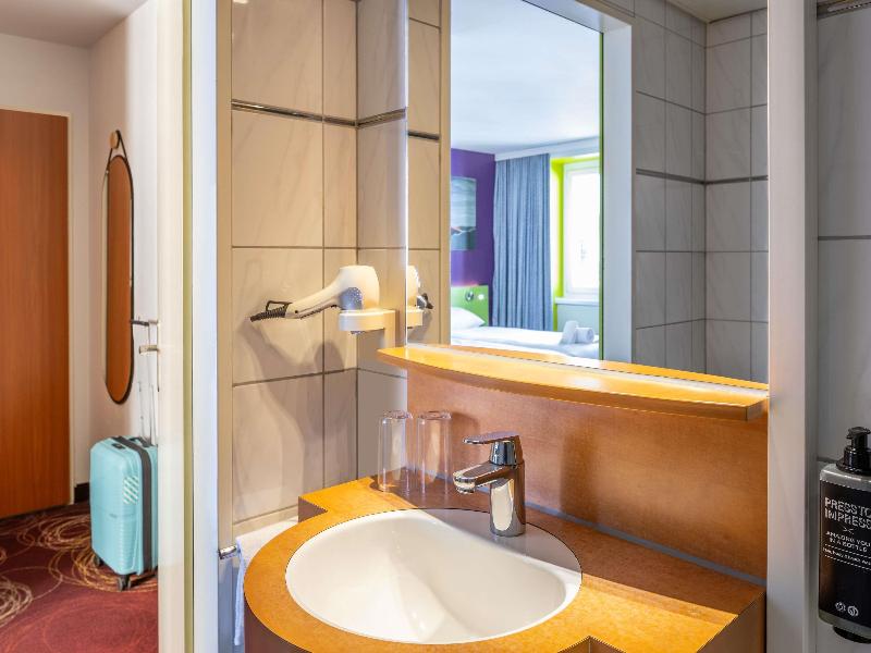 ibis Styles Luzern City image