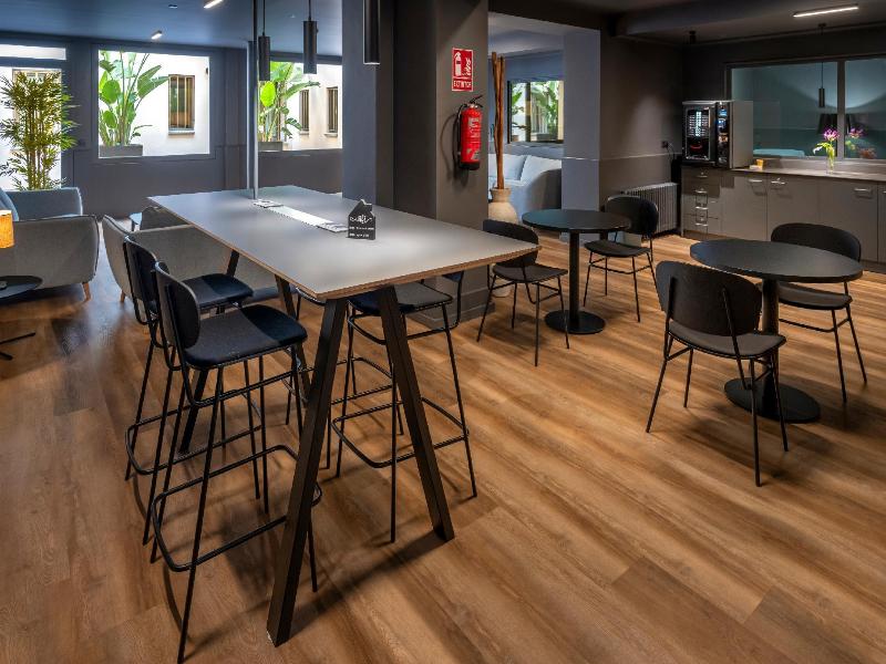 Hostal Opera Ramblas image