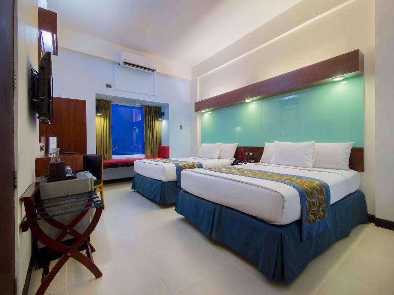 Microtel By Wyndham Mall Of Asia image