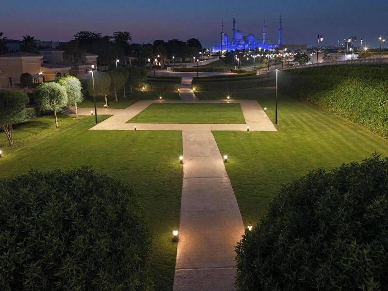 The Ritz-Carlton Abu Dhabi, Grand Canal image