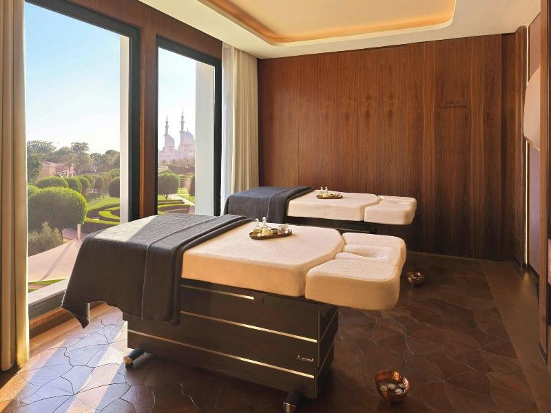 The Ritz-Carlton Abu Dhabi, Grand Canal image