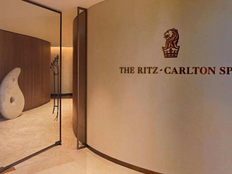 The Ritz-Carlton Abu Dhabi, Grand Canal image