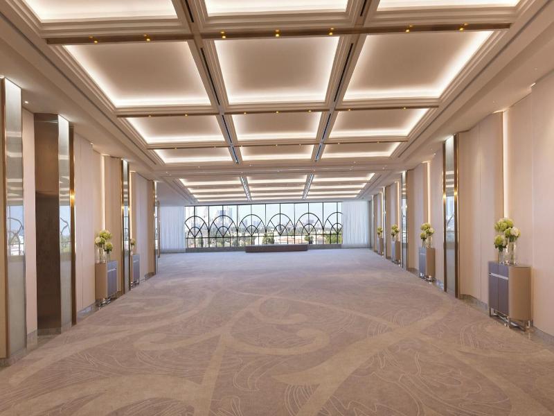 The Ritz-Carlton Abu Dhabi, Grand Canal image