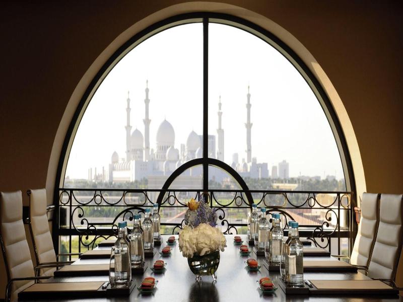 The Ritz-Carlton Abu Dhabi, Grand Canal image