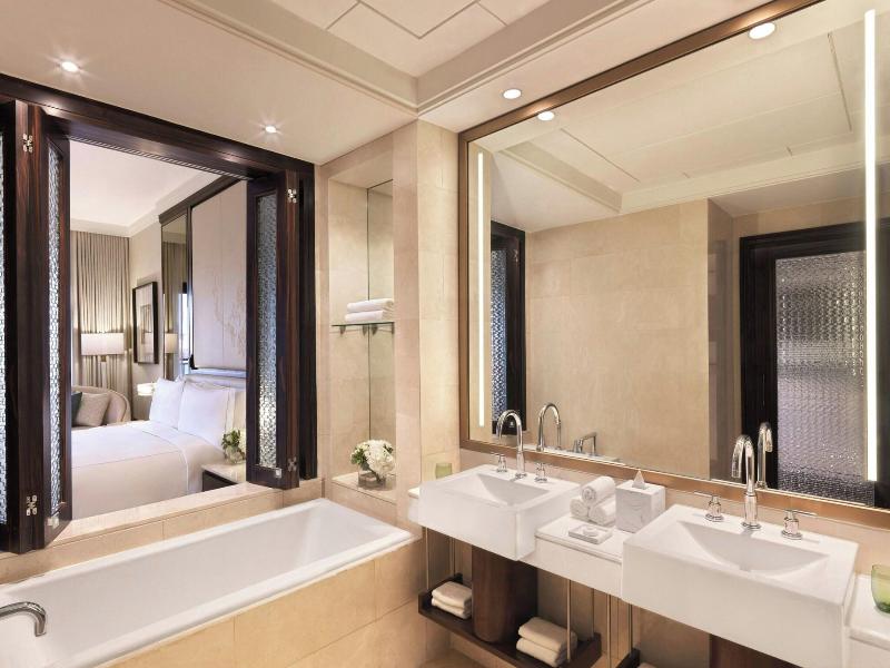 The Ritz-Carlton Abu Dhabi, Grand Canal image