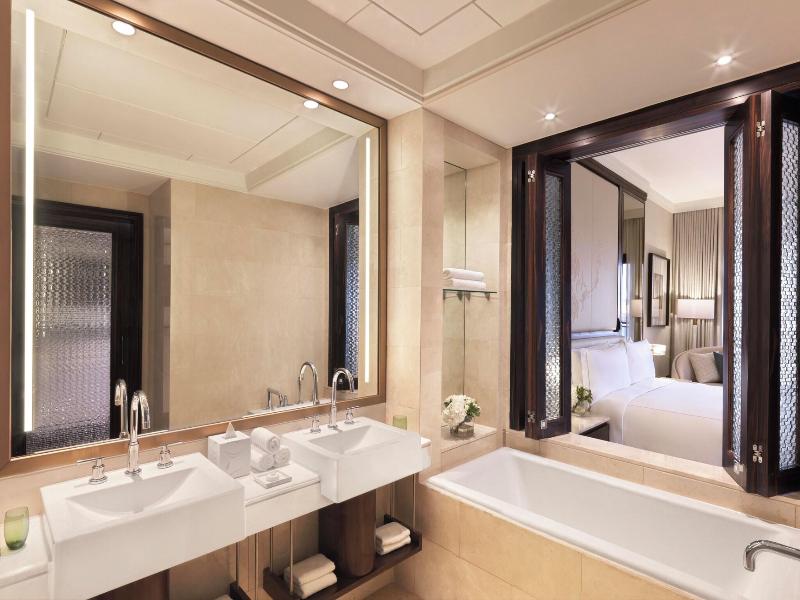 The Ritz-Carlton Abu Dhabi, Grand Canal image