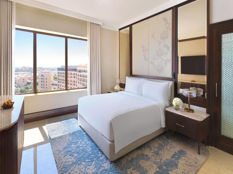 The Ritz-Carlton Abu Dhabi, Grand Canal image
