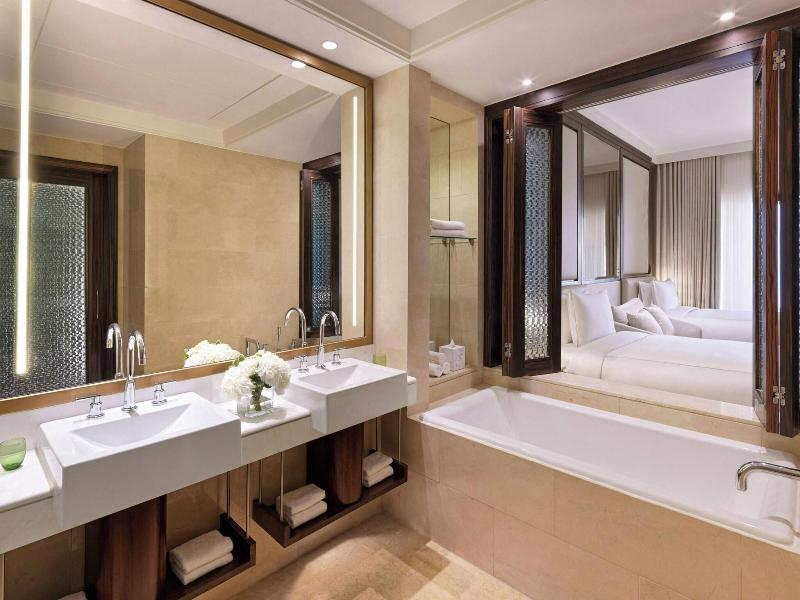The Ritz-Carlton Abu Dhabi, Grand Canal image