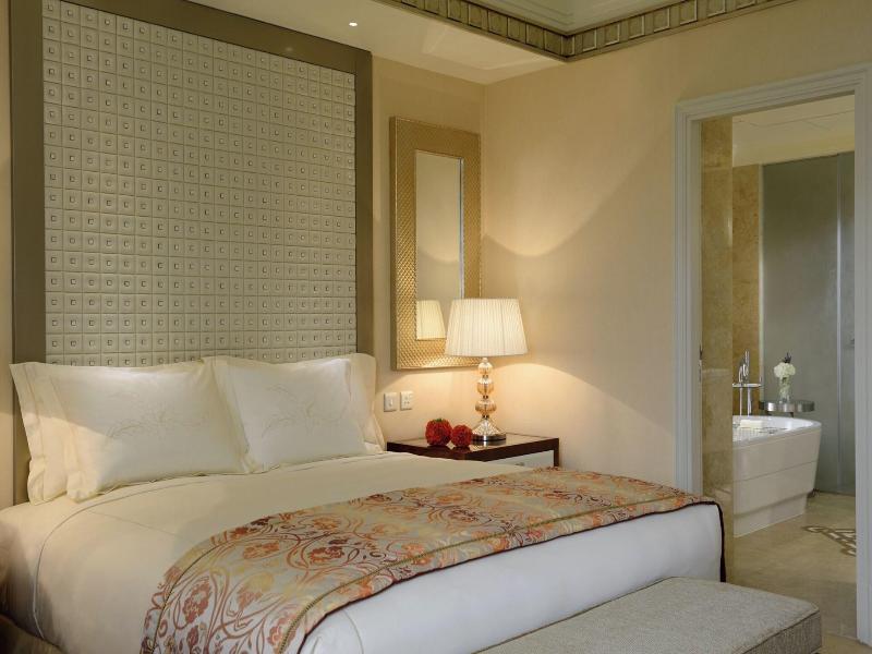 The Ritz-Carlton Abu Dhabi, Grand Canal image