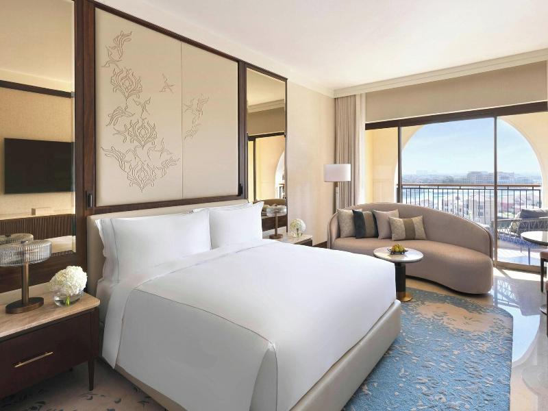 The Ritz-Carlton Abu Dhabi, Grand Canal image