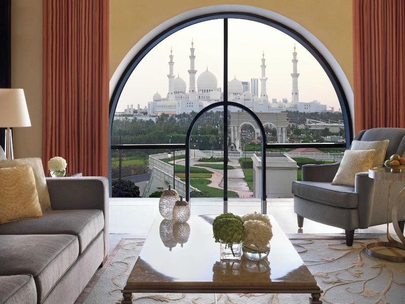 The Ritz-Carlton Abu Dhabi, Grand Canal image