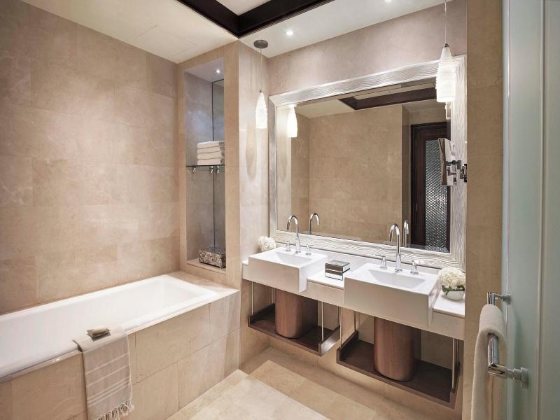 The Ritz-Carlton Abu Dhabi, Grand Canal image